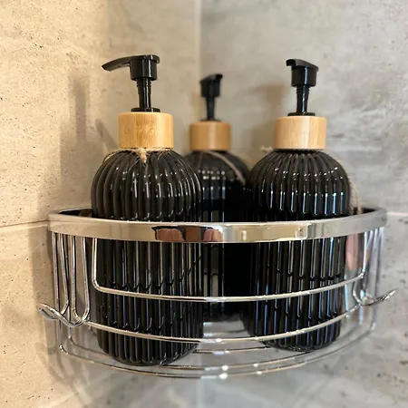 Aurora Downtown Living شقة