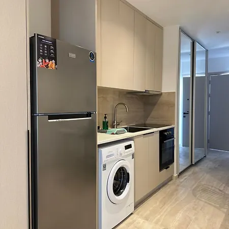Aurora Downtown Living Apartment
