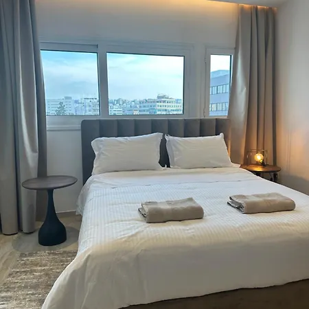 Aurora Downtown Living Apartment