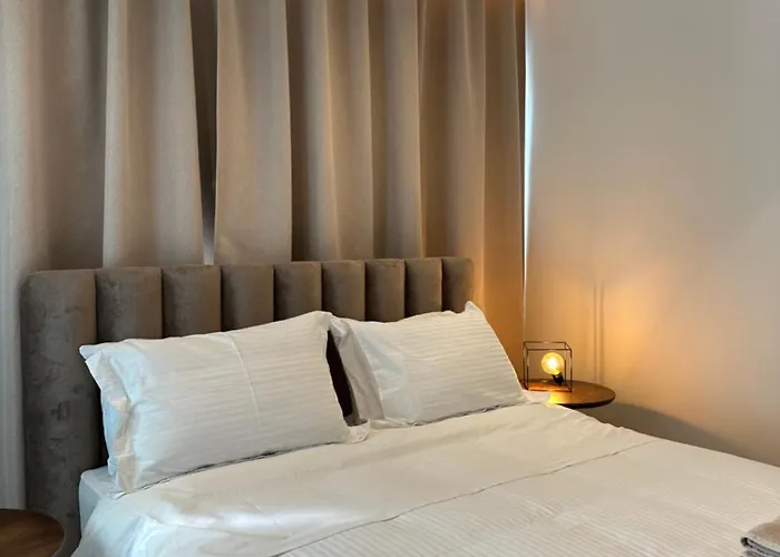 Aurora Downtown Living 公寓