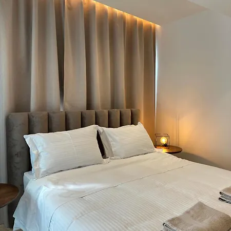 Aurora Downtown Living 아파트