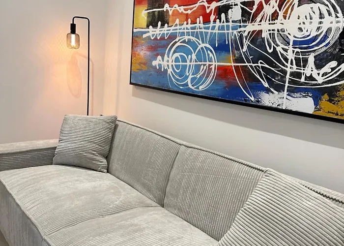 Aurora Downtown Living Apartment